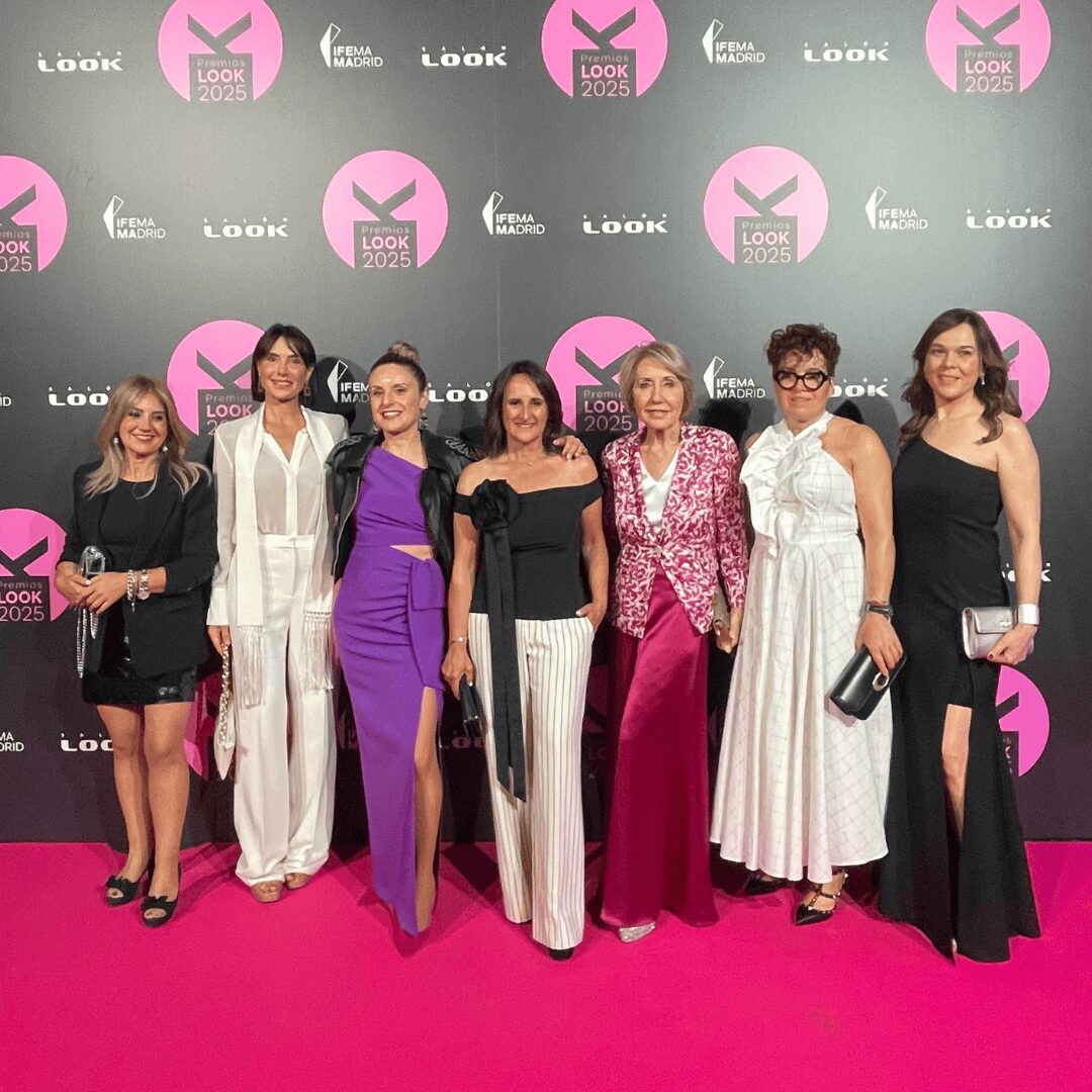 Alejandra Puig, directora de NUEVA ESTÉTICA, acompañada de reconocidas esteticistas