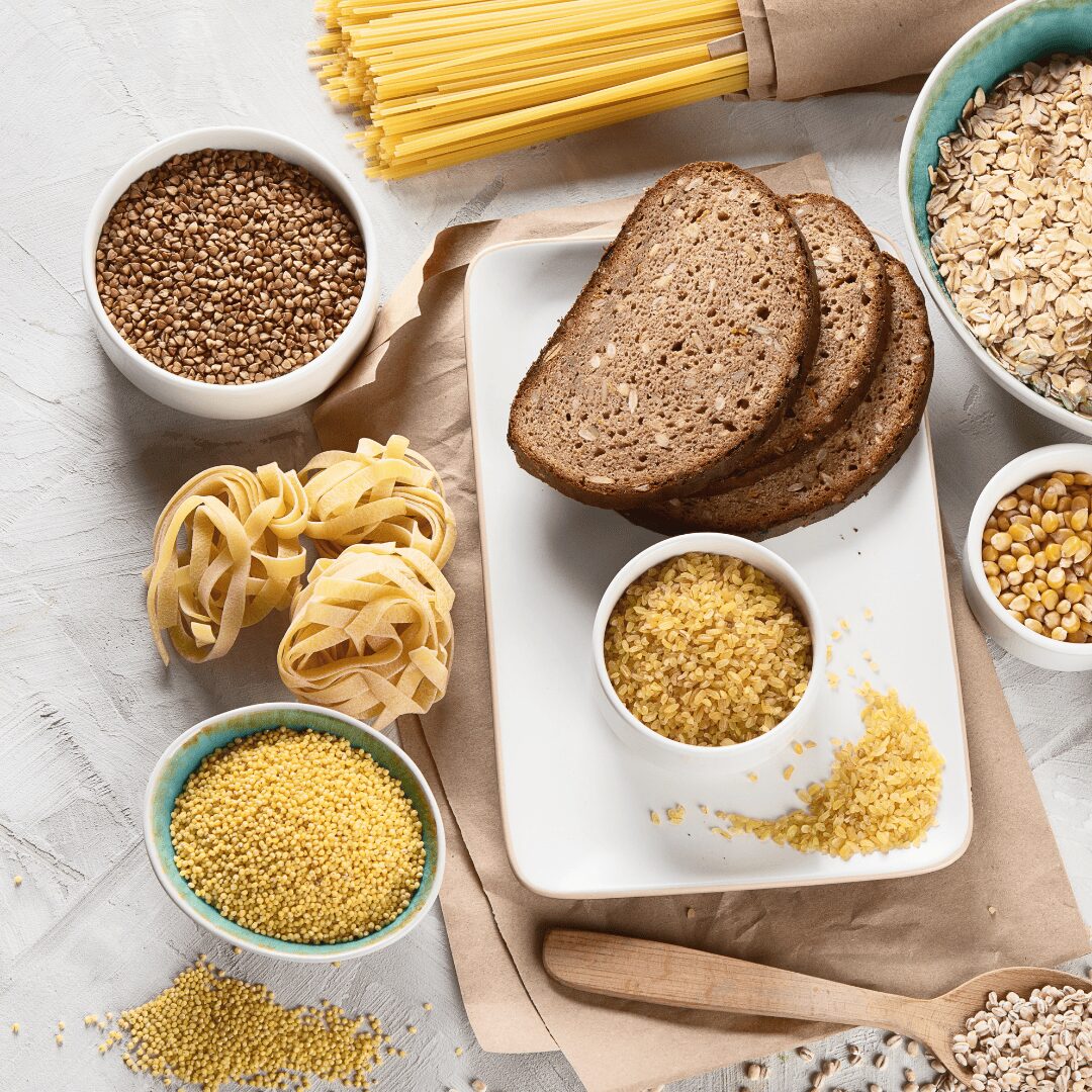 Diferentes tipos de panes y pastas.