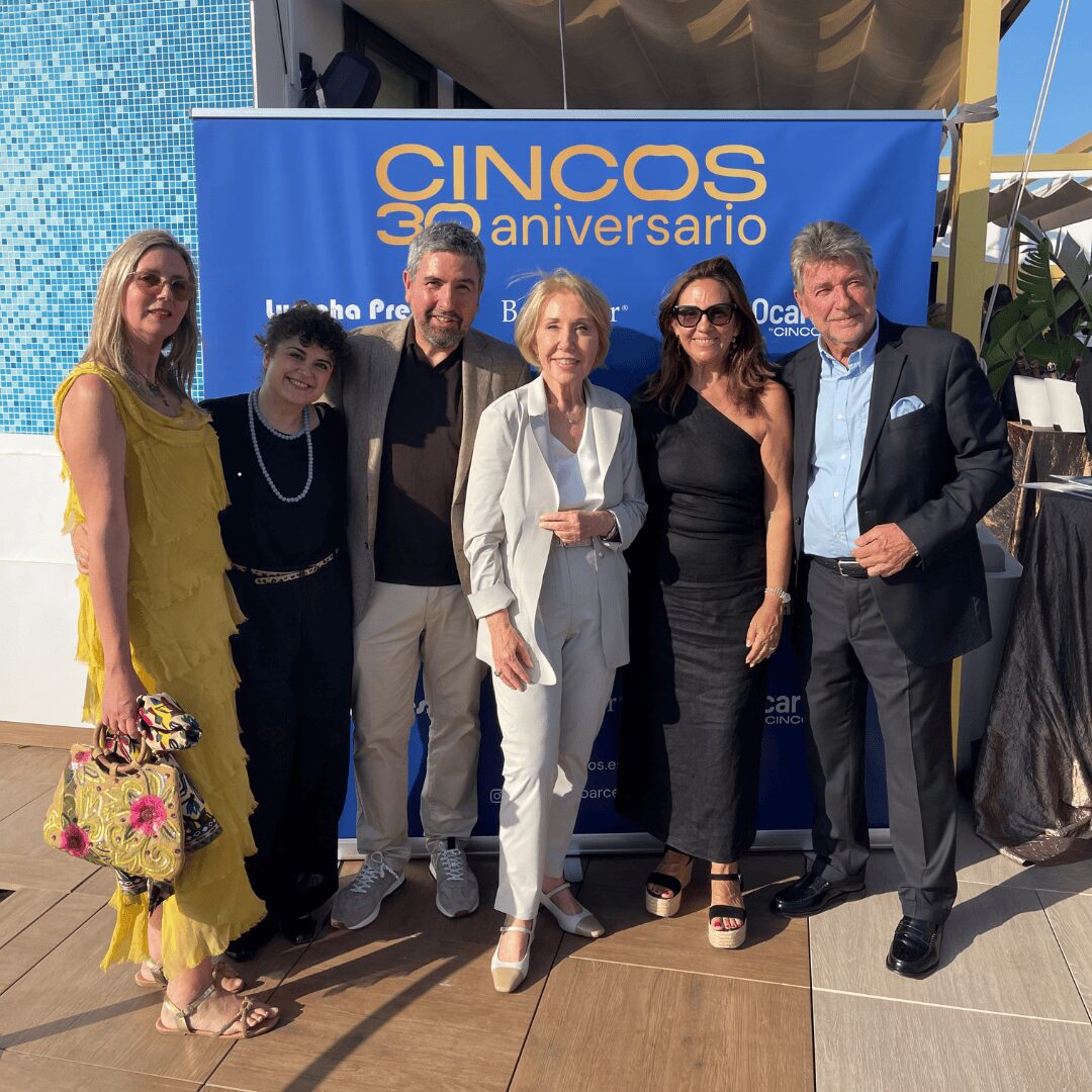 El equipo de CINCOS acompañado por NUEVA ESTÉTICA
